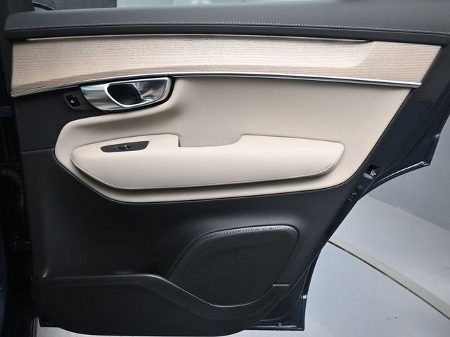 Used 2026 Volvo XC90 B6 Plus w/ Protection Package Premier image 32