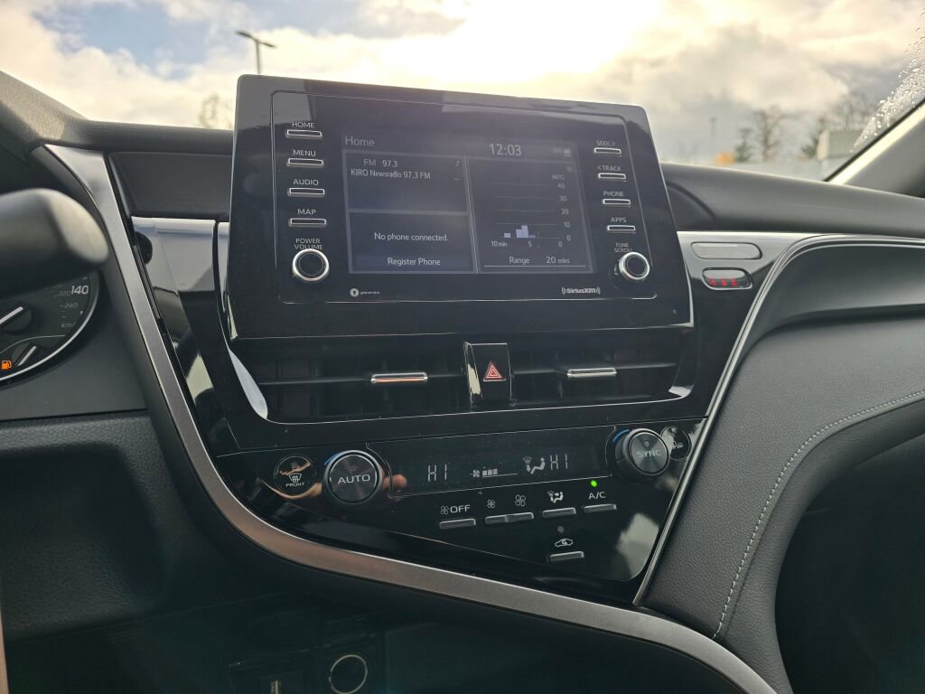 Used 2024 Toyota Camry SE image 28