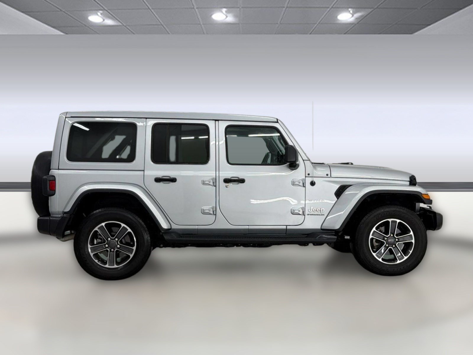 Used 2023 Jeep Wrangler Unlimited Sahara w/ Cold Weather Group AWD/4WD image 7
