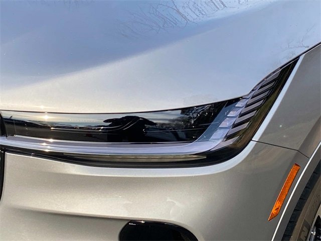 Used 2024 Lincoln Nautilus Reserve w/ Equipment Group 203A image 5