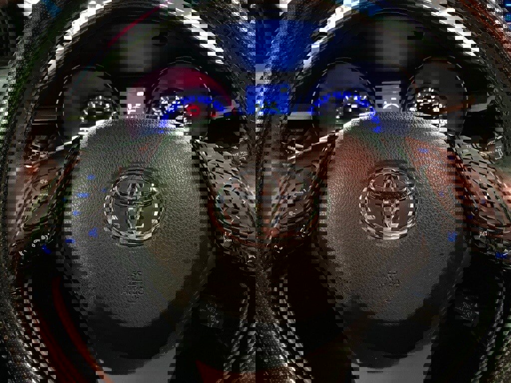 Used 2019 Toyota C-HR Limited image 18