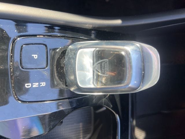 Certified 2025 Volvo XC40 B5 Ultra w/ Climate Package AWD/4WD image 31