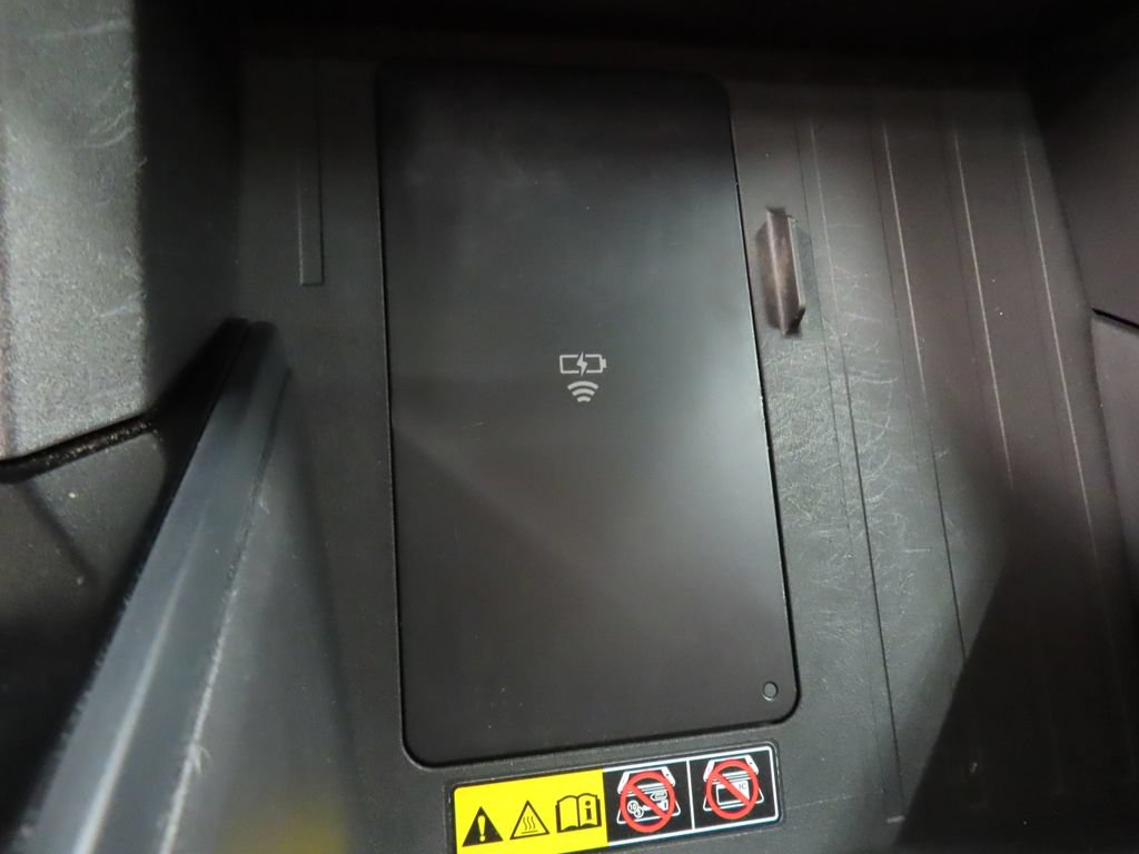 Used 2025 Toyota Tundra Limited AWD/4WD image 63