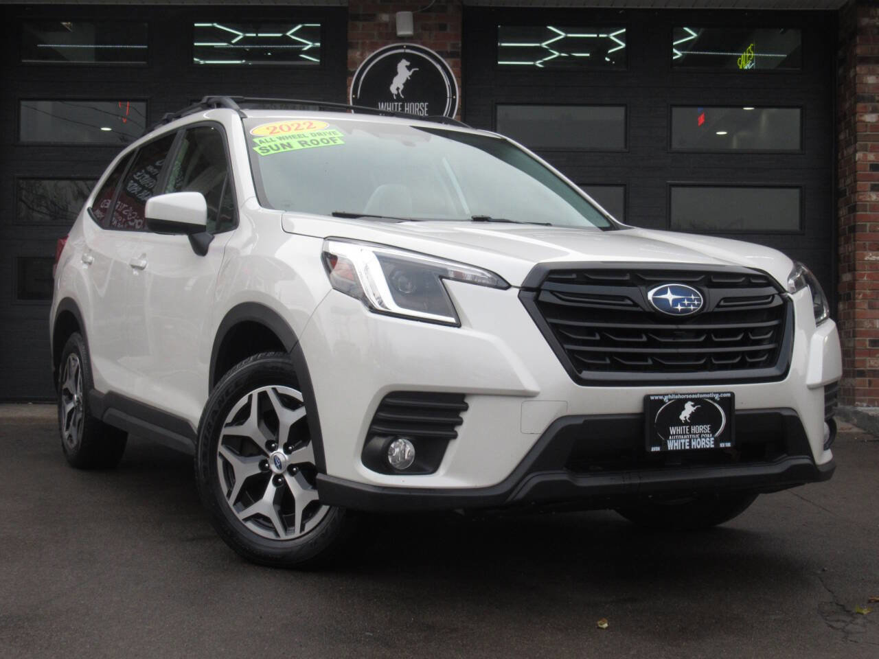Used 2022 Subaru Forester Premium AWD/4WD image 2