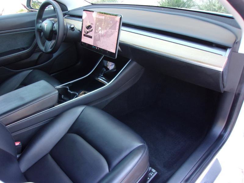 Used 2019 Tesla Model 3 Standard Range Plus image 32