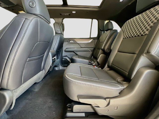 New 2027 GMC Acadia Denali FWD image 17