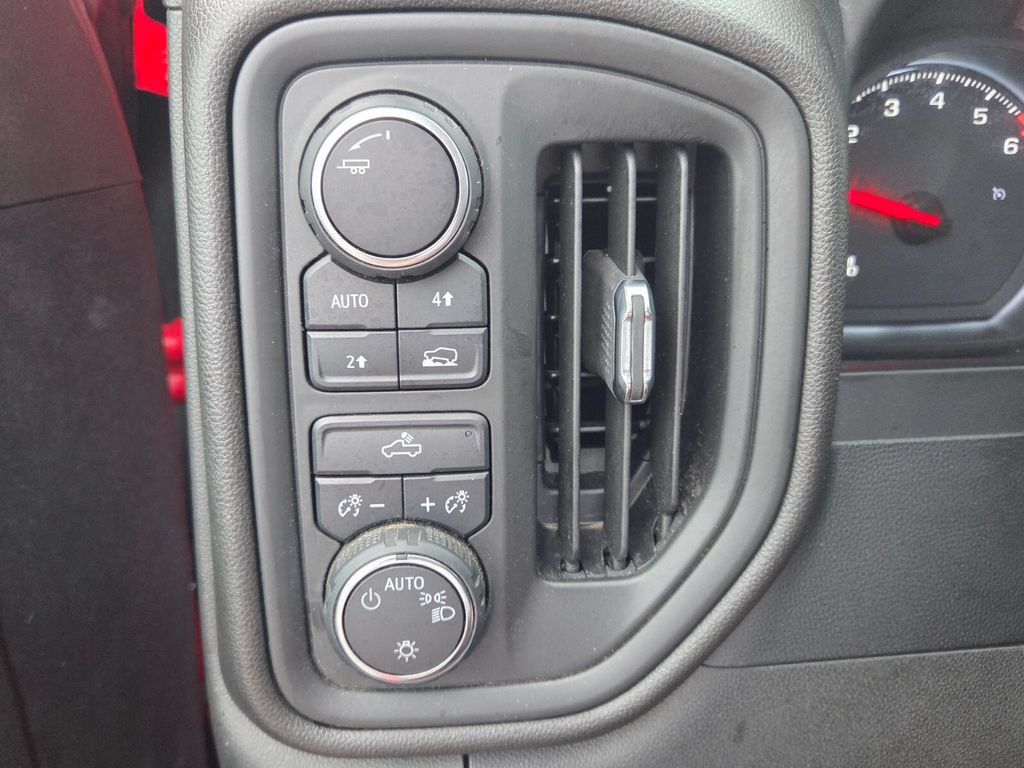 Certified 2022 Chevrolet Silverado 1500 Custom AWD/4WD image 28