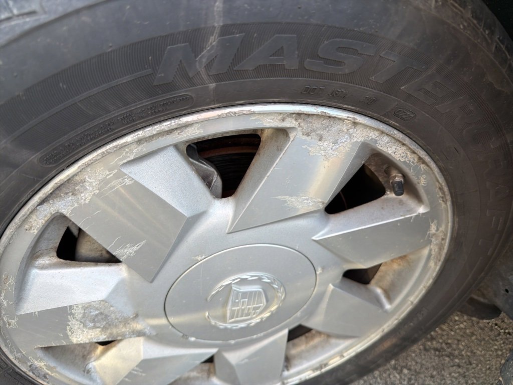 Used 2002 Cadillac De Ville DTS w/ Premium Equipment Pkg image 24