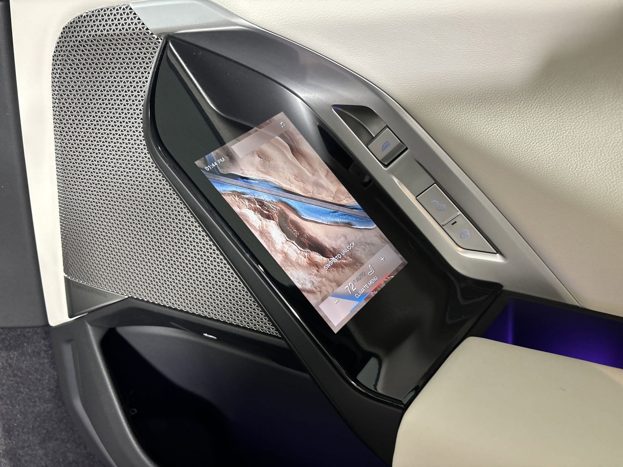 Certified 2024 BMW i7 xDrive60 w/ Premium Package image 29