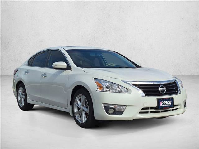Used 2014 Nissan Altima 2.5 SL w/ Technology Package FWD image 3