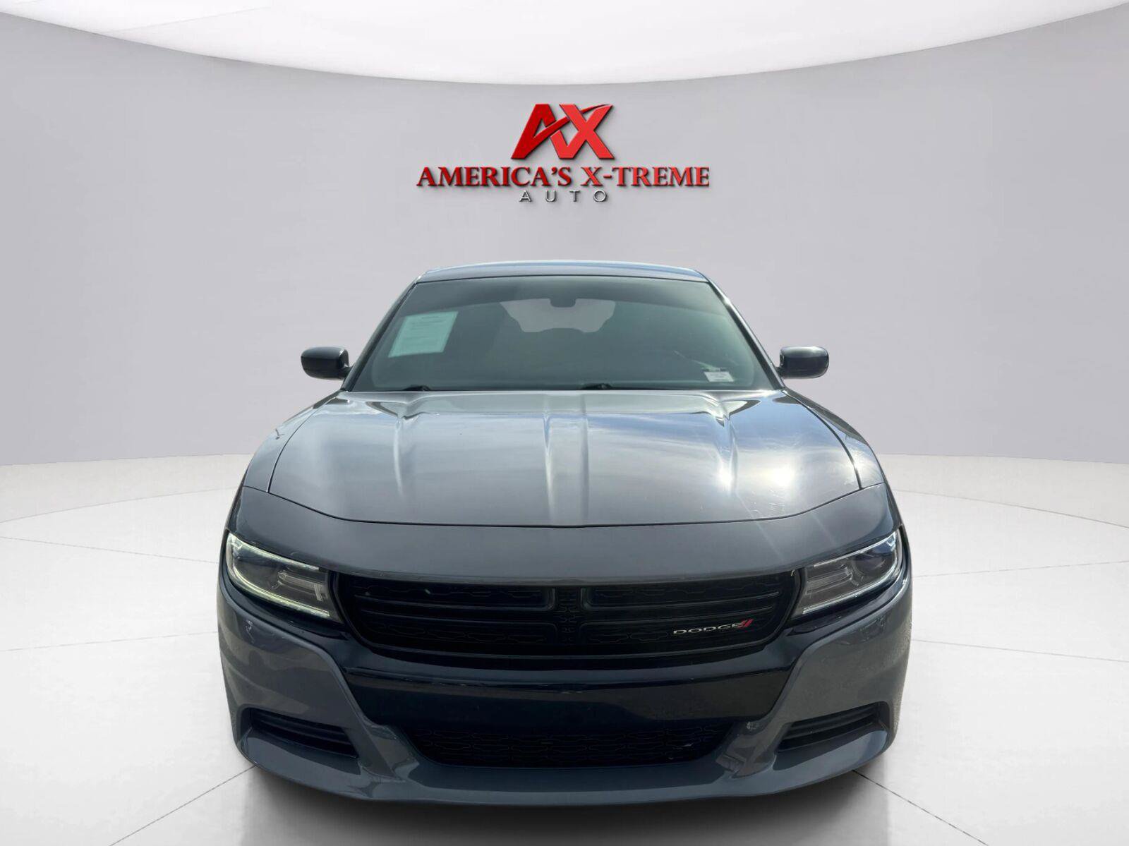 Used 2018 Dodge Charger SXT RWD image 9