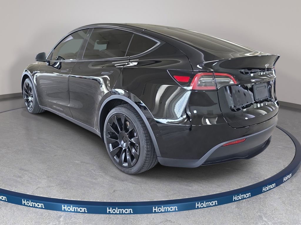Used 2022 Tesla Model Y Long Range image 9
