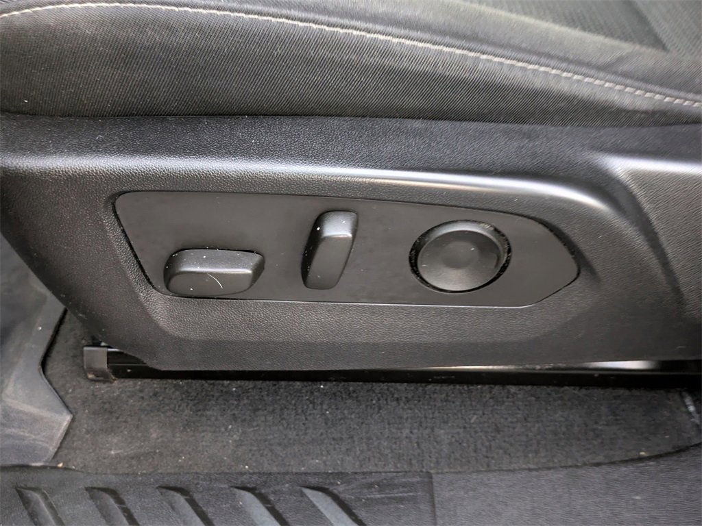 Used 2023 Chevrolet Colorado LT w/ LT Convenience Package II image 20