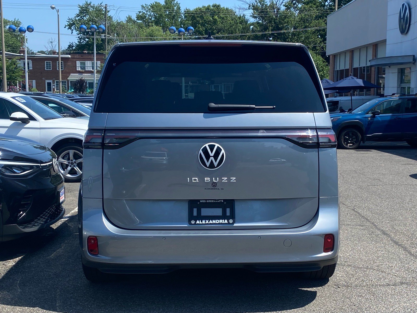Certified 2025 Volkswagen ID. Buzz Pro S RWD image 4