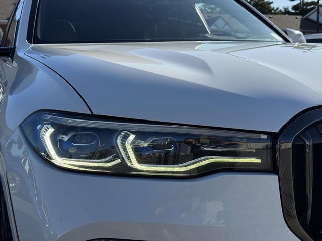 Used 2021 BMW X7 M50i AWD/4WD image 13