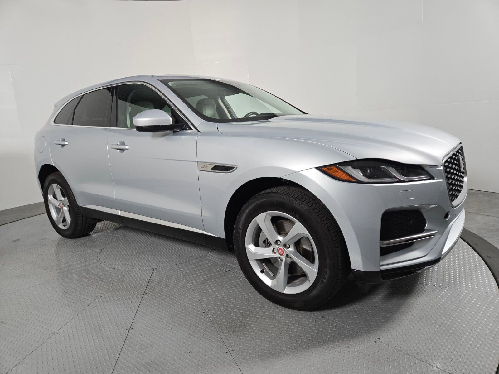 Used 2023 Jaguar F-PACE S image 16