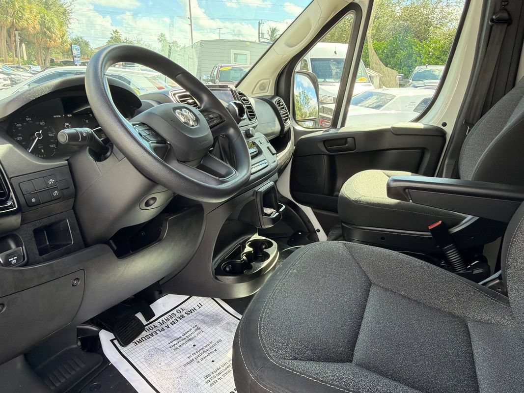 Used 2025 RAM ProMaster 2500 w/ Convenience Group FWD image 9