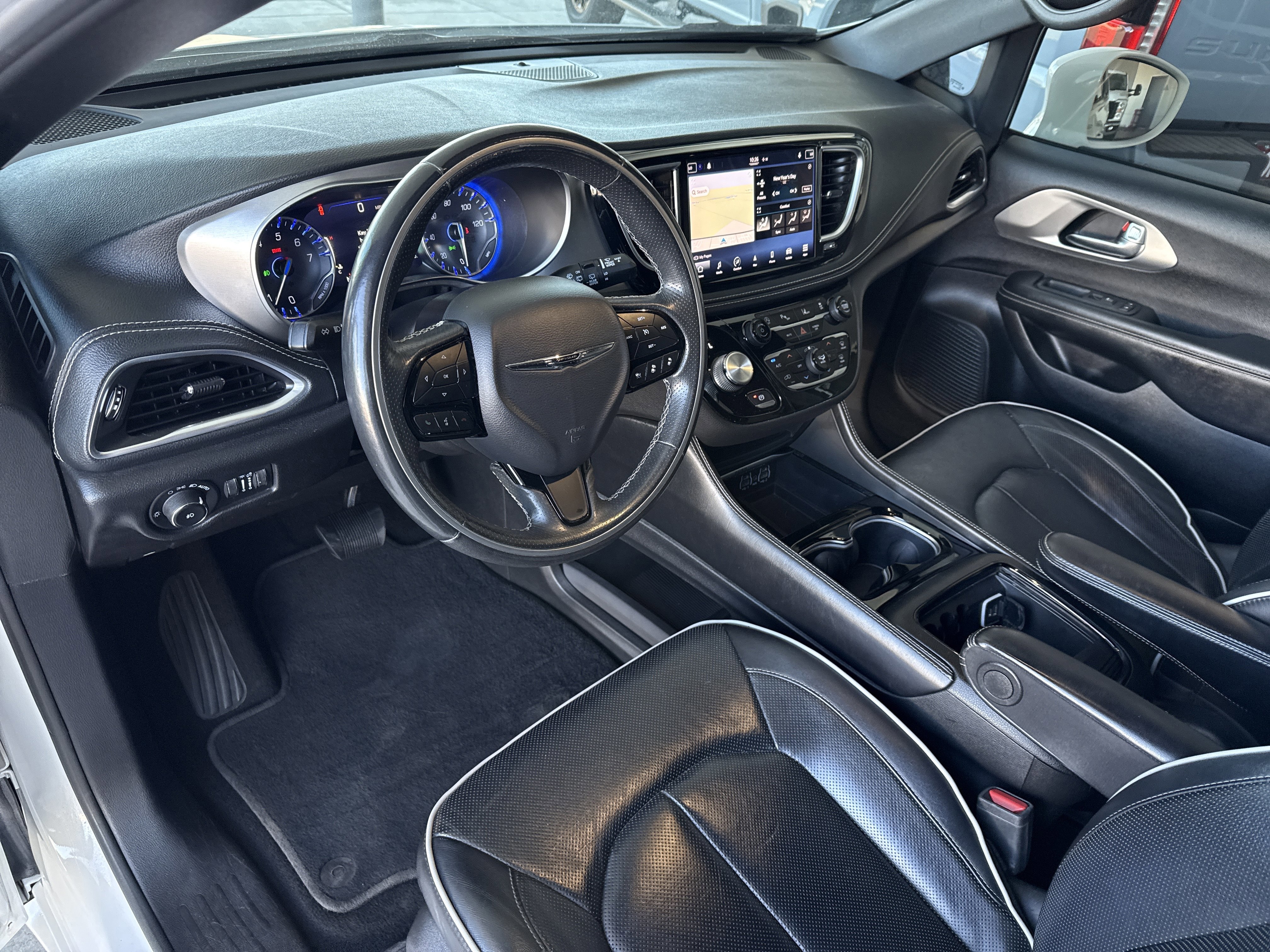 Used 2021 Chrysler Pacifica Limited w/ S Appearance Package image 23