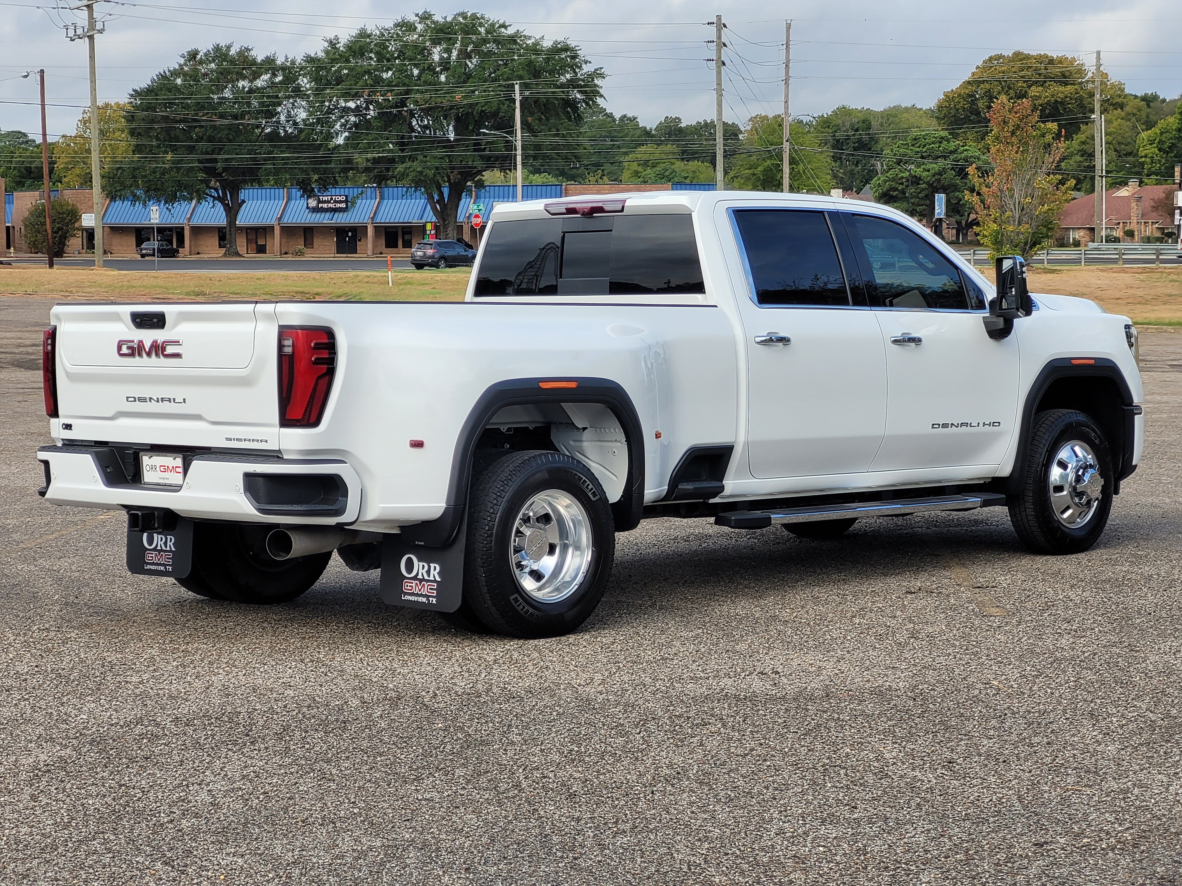 Used 2024 GMC Sierra 3500 Denali w/ Denali Reserve Package AWD/4WD image 4
