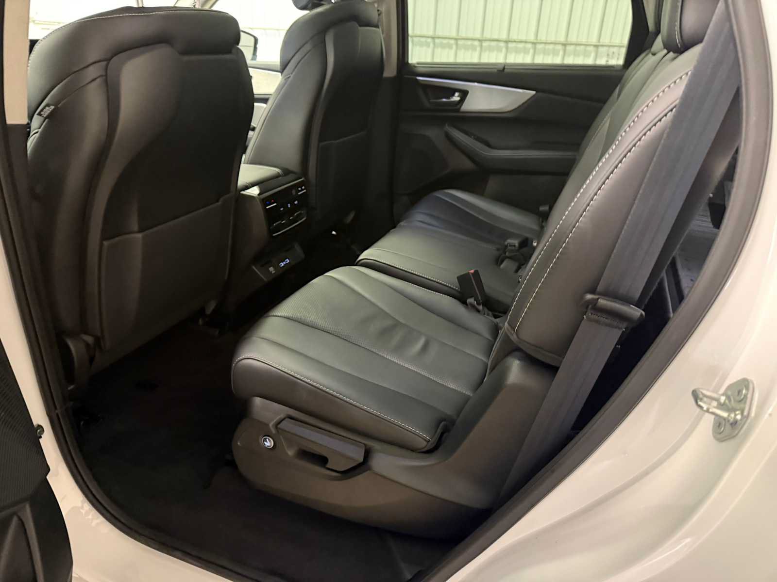 Used 2024 Acura MDX SH-AWD w/ Technology Package image 23