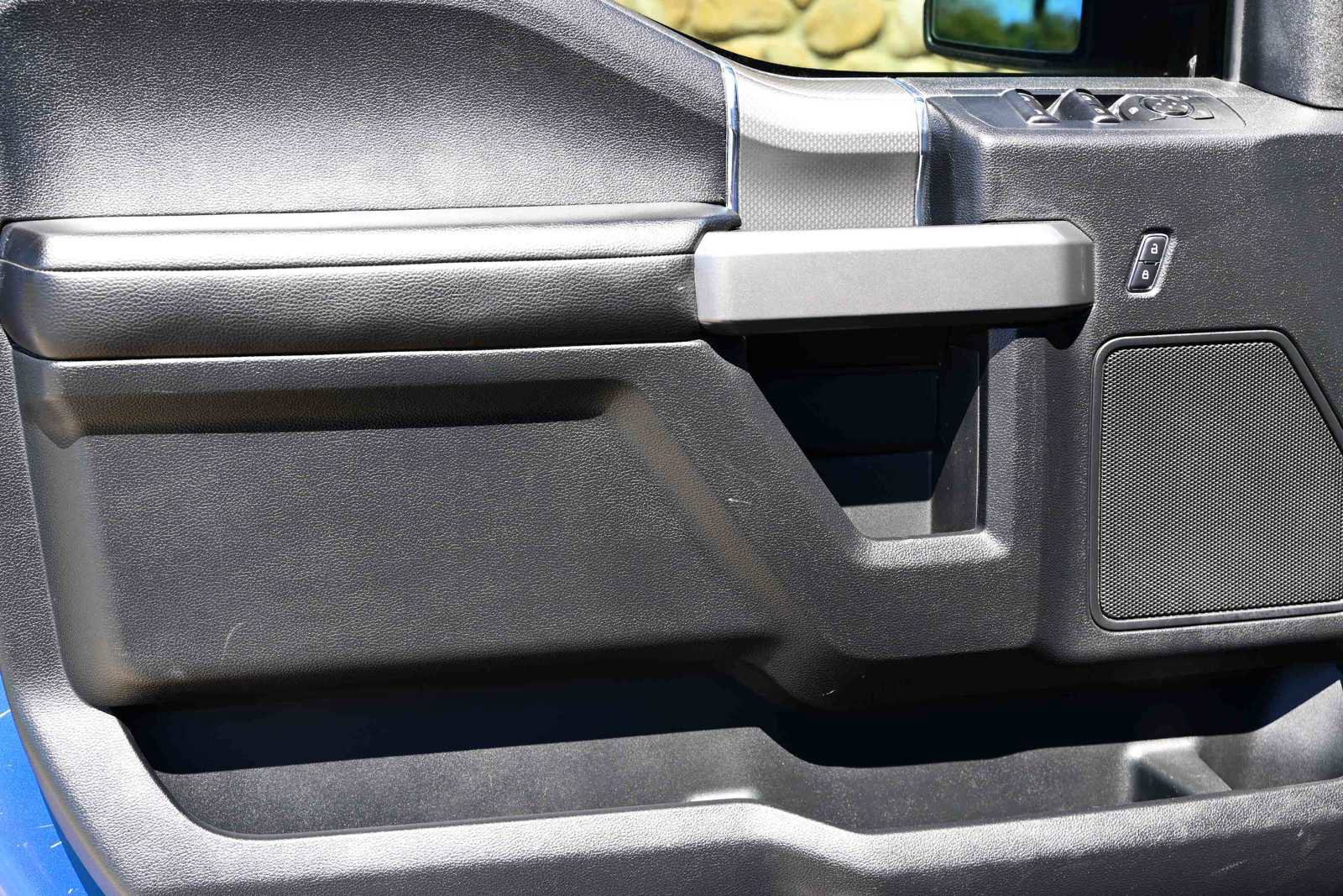 Used 2015 Ford F150 XLT w/ Equipment Group 301A Mid image 12