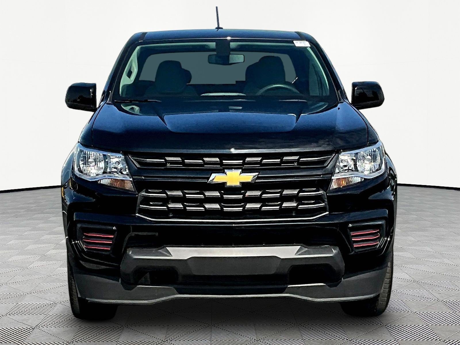 Used 2022 Chevrolet Colorado W/T w/ Custom Special Edition RWD image 2