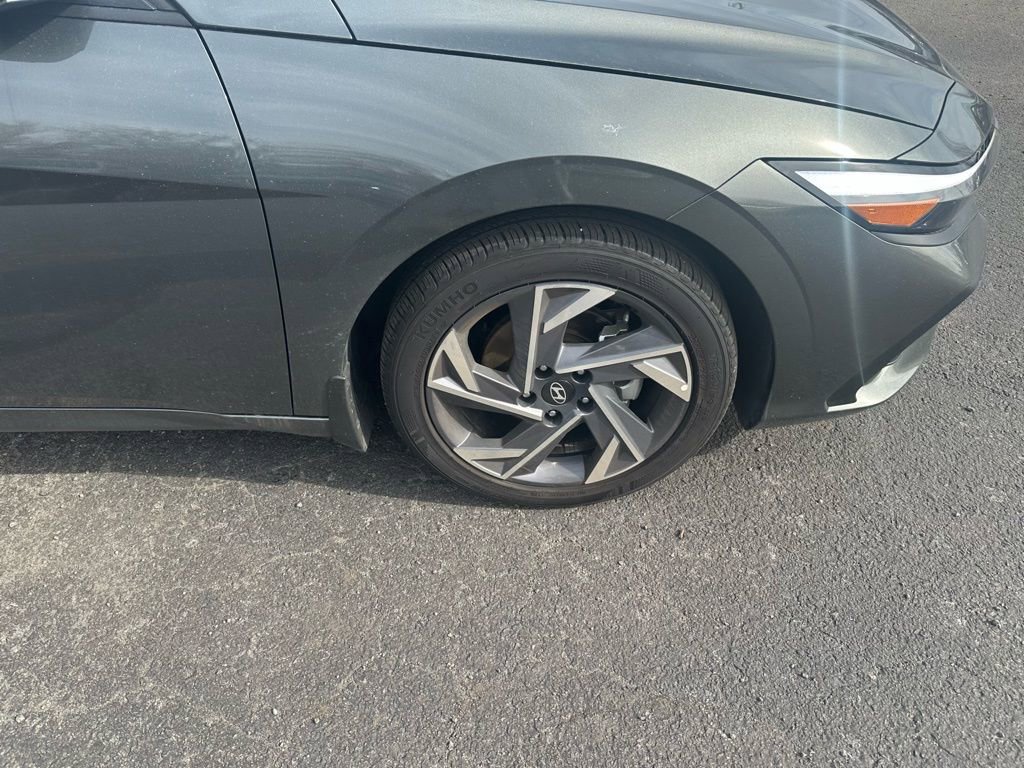 Certified 2025 Hyundai Elantra Sport image 27