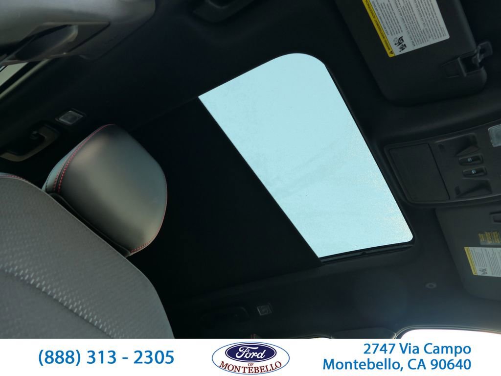 Used 2025 Ford Escape ST-Line w/ Equipment Group 301A image 28