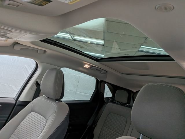 Certified 2022 Ford Escape SE w/ SE Sport Appearance Package image 15