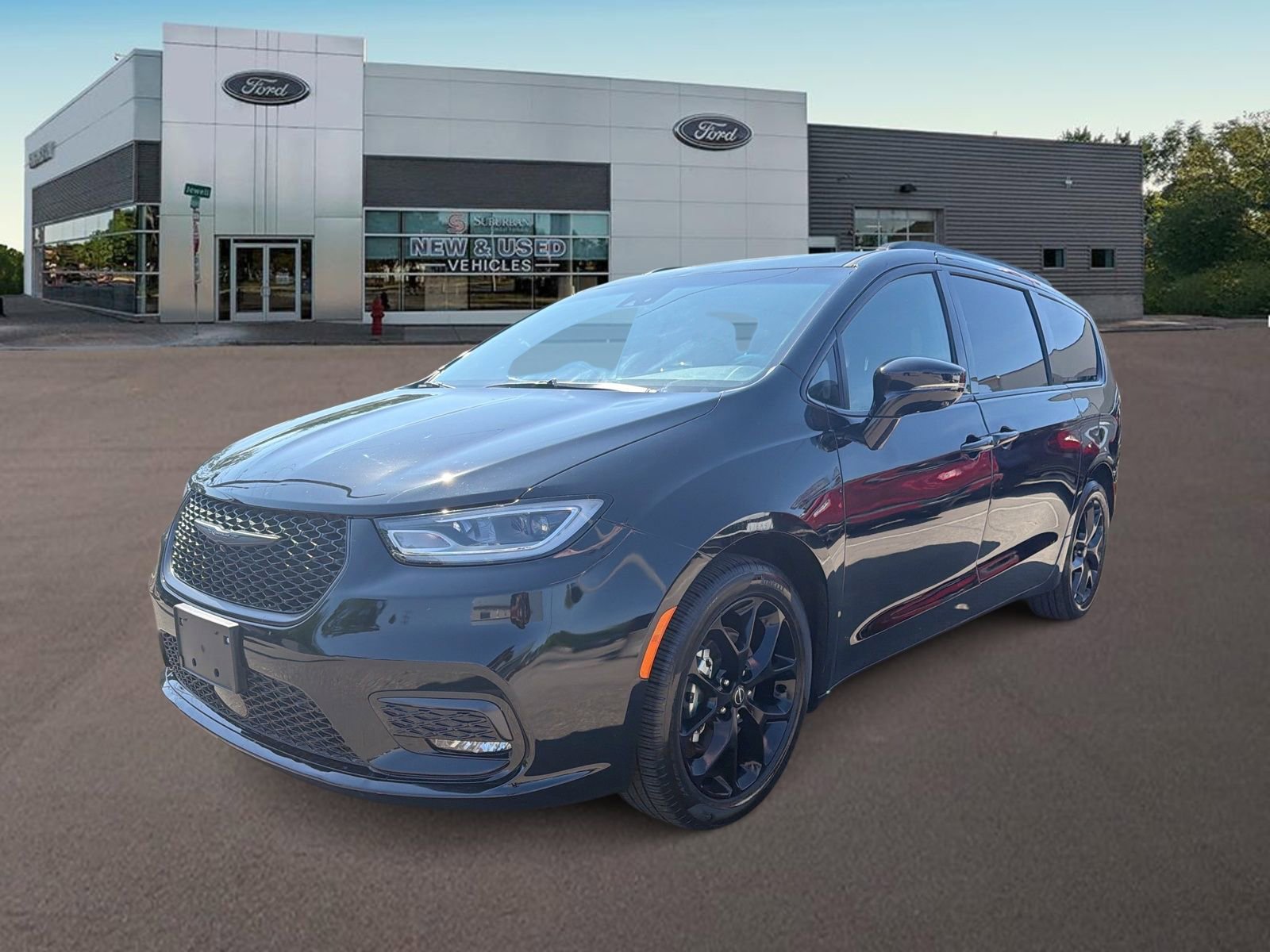 Used 2026 Chrysler Pacifica Limited w/ S Appearance Package FWD image 1