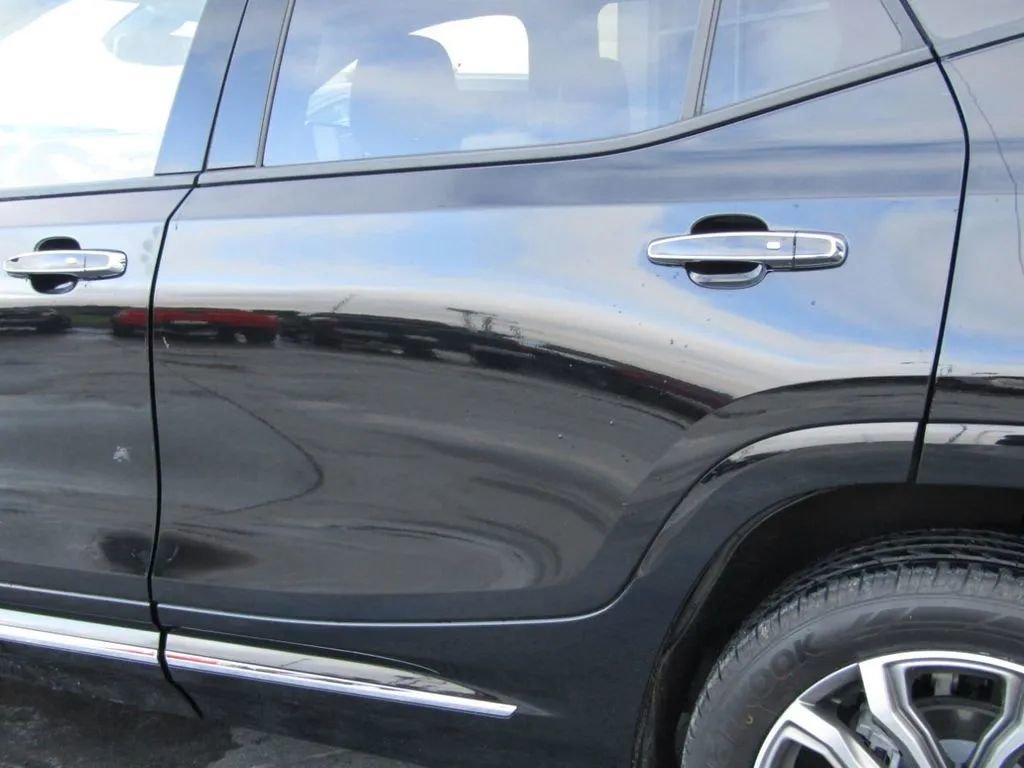 Used 2018 GMC Terrain Denali w/ Comfort Package image 27