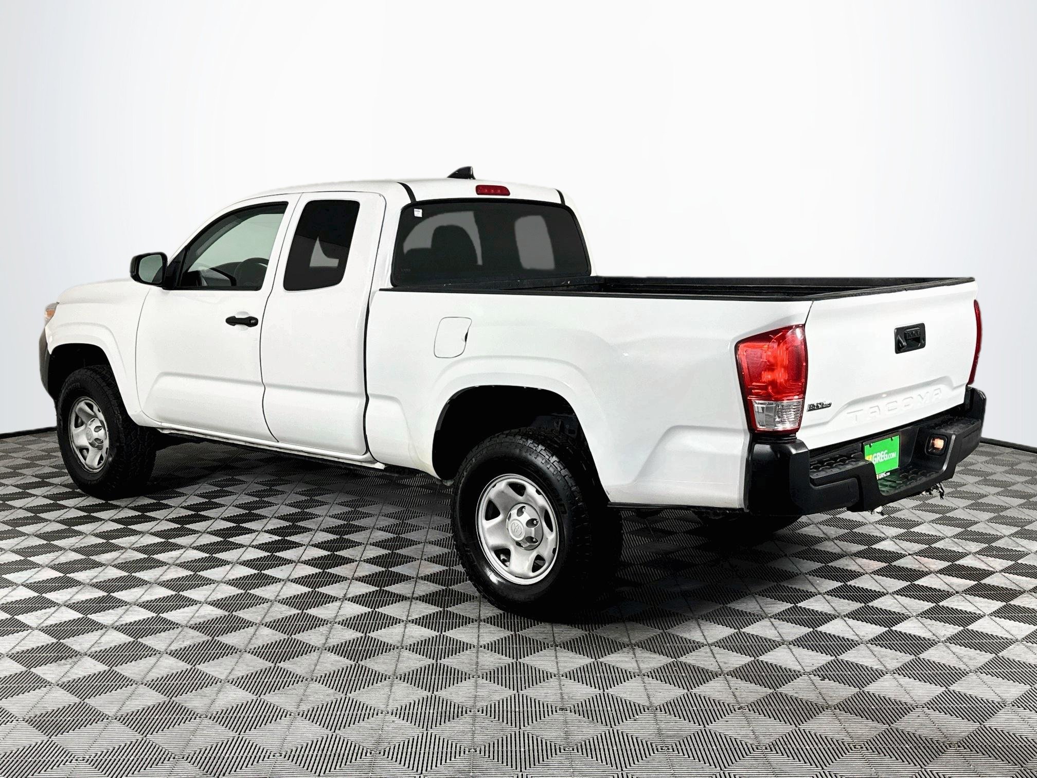 Used 2022 Toyota Tacoma SR RWD image 6