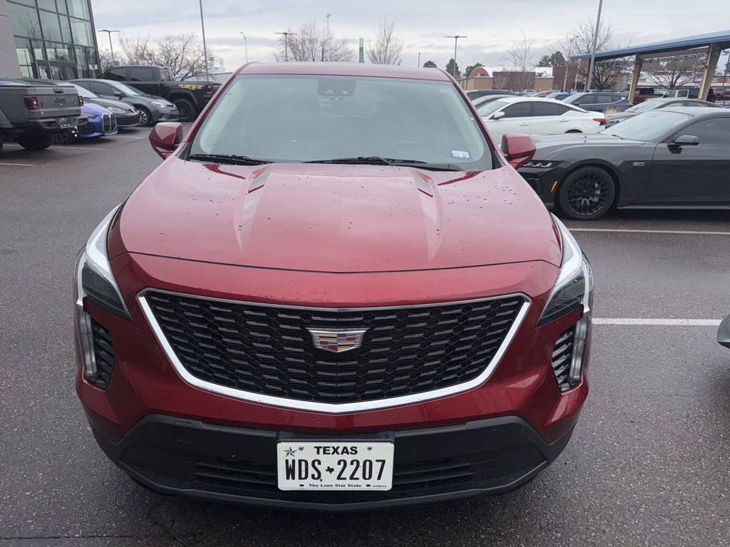 Used 2021 Cadillac XT4 Luxury image 2