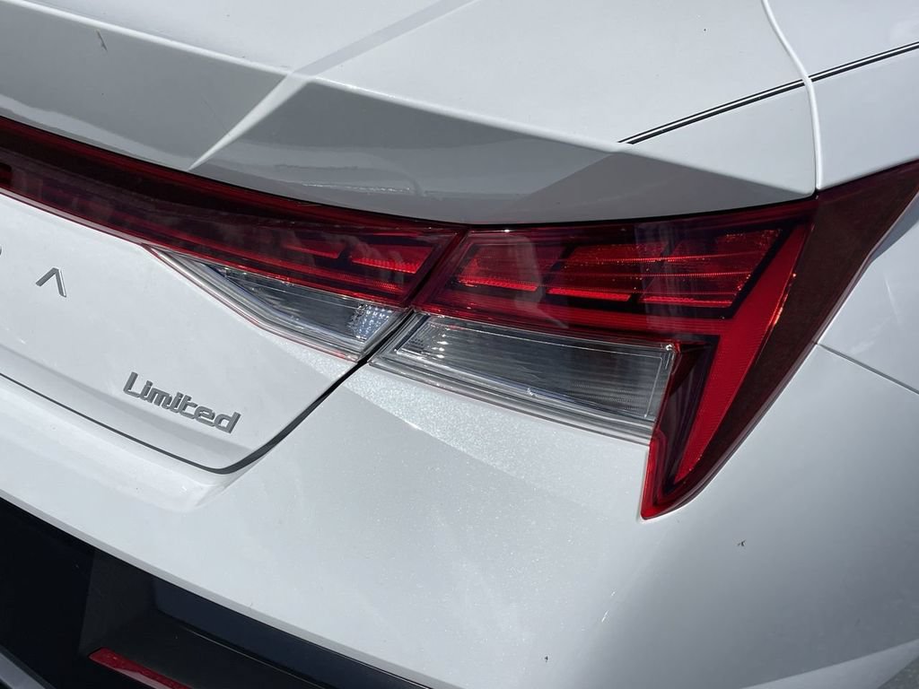 New 2026 Hyundai Elantra Limited FWD image 38
