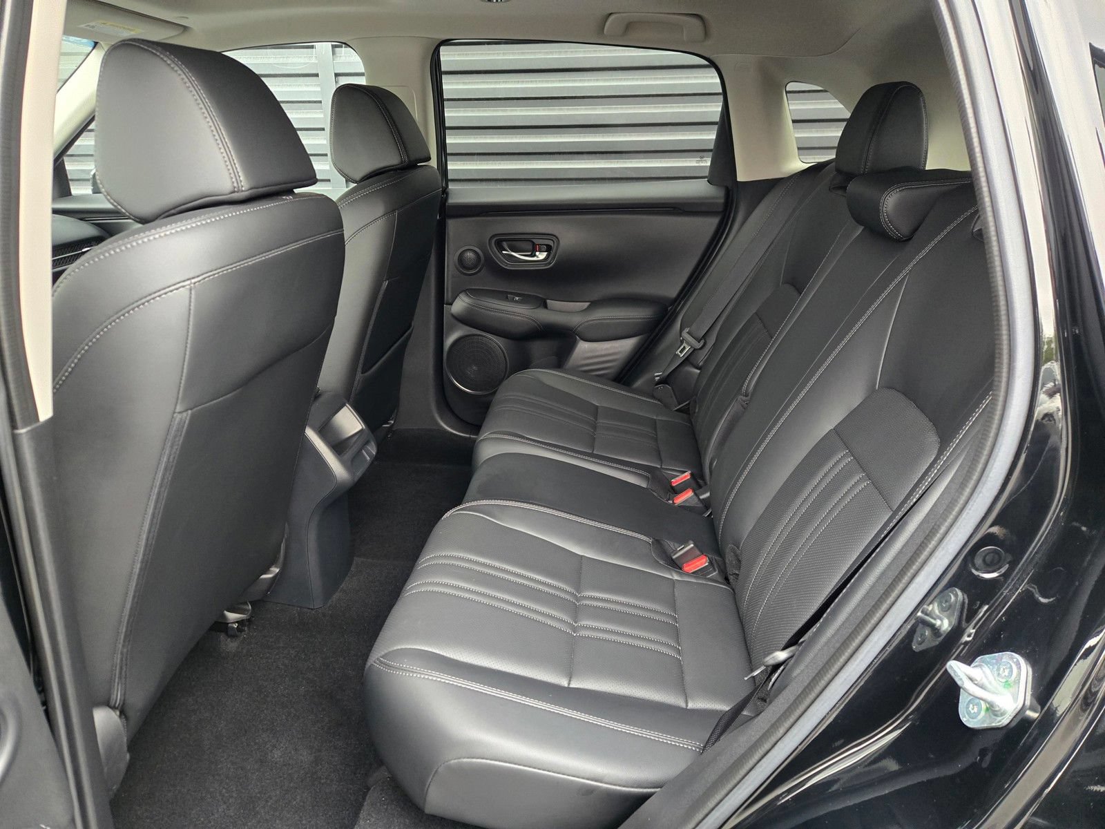Used 2025 Honda HR-V EX-L image 10