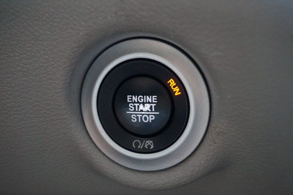 Used 2021 Chrysler Voyager Lxi image 28