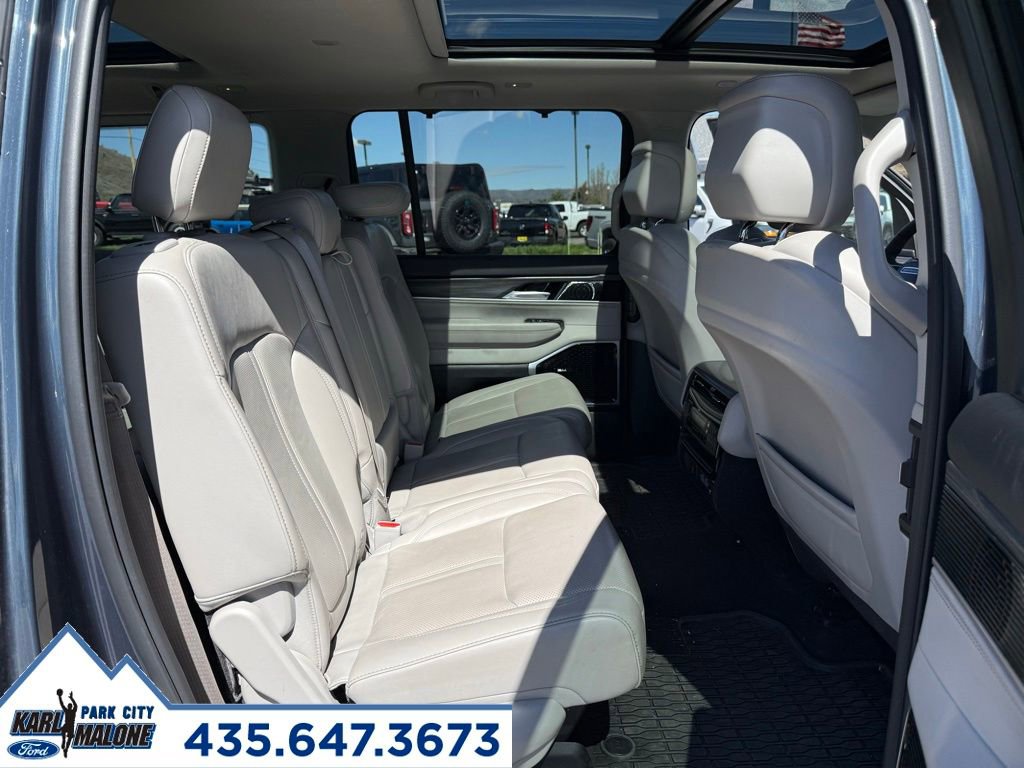 Used 2023 Jeep Wagoneer Series III w/ Premium Group I AWD/4WD image 40