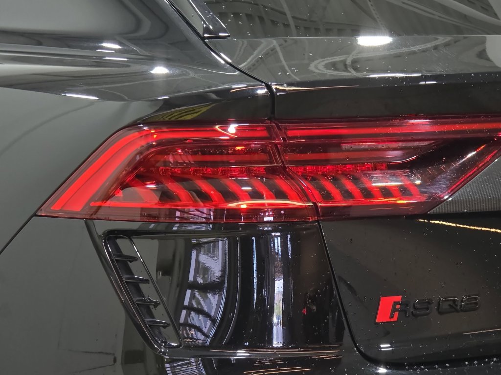 Used 2023 Audi RS Q8 AWD/4WD image 37