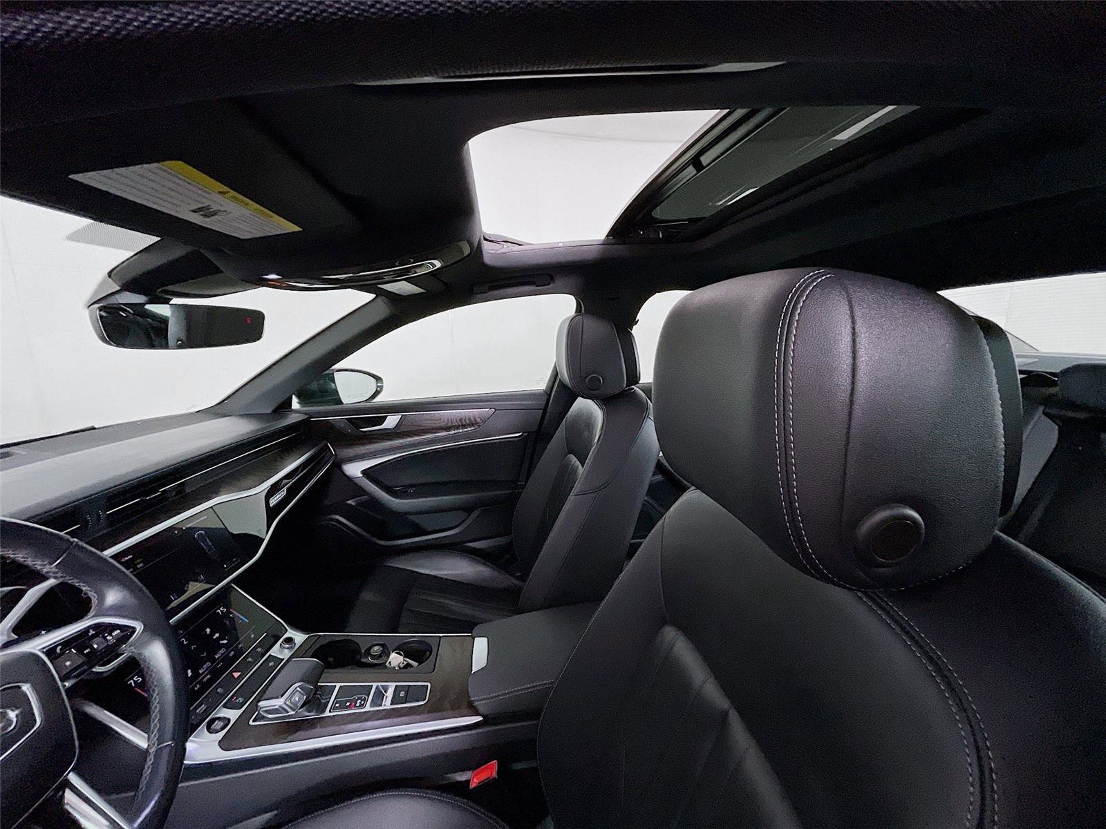 Used 2023 Audi A6 Premium image 11