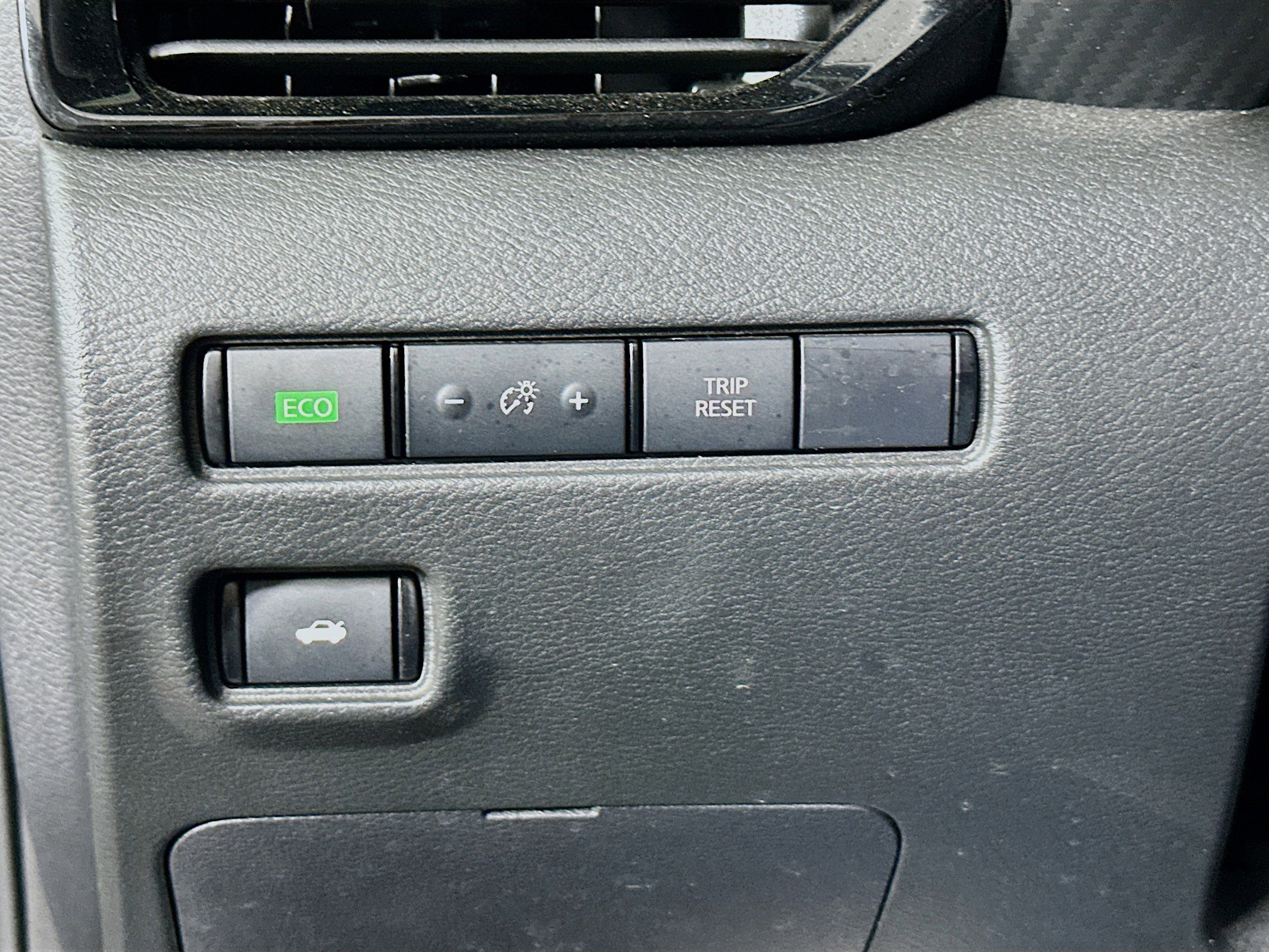 Used 2024 Nissan Sentra SV FWD image 17