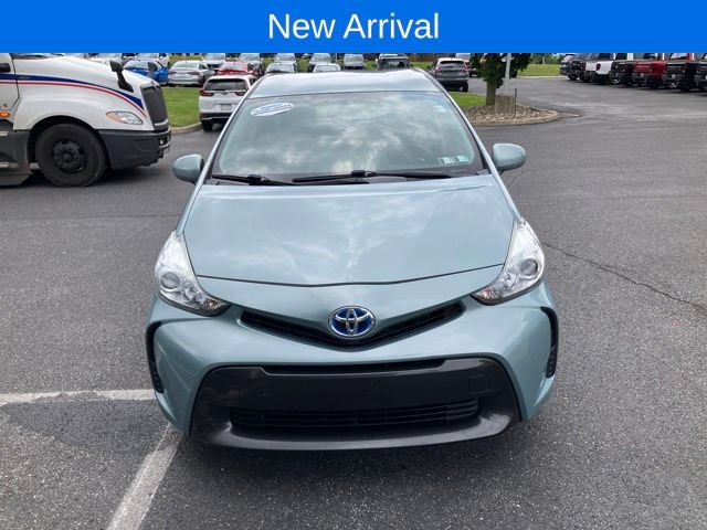 Used 2017 Toyota Prius V Two w/ Carpet Mat Package FWD image 8