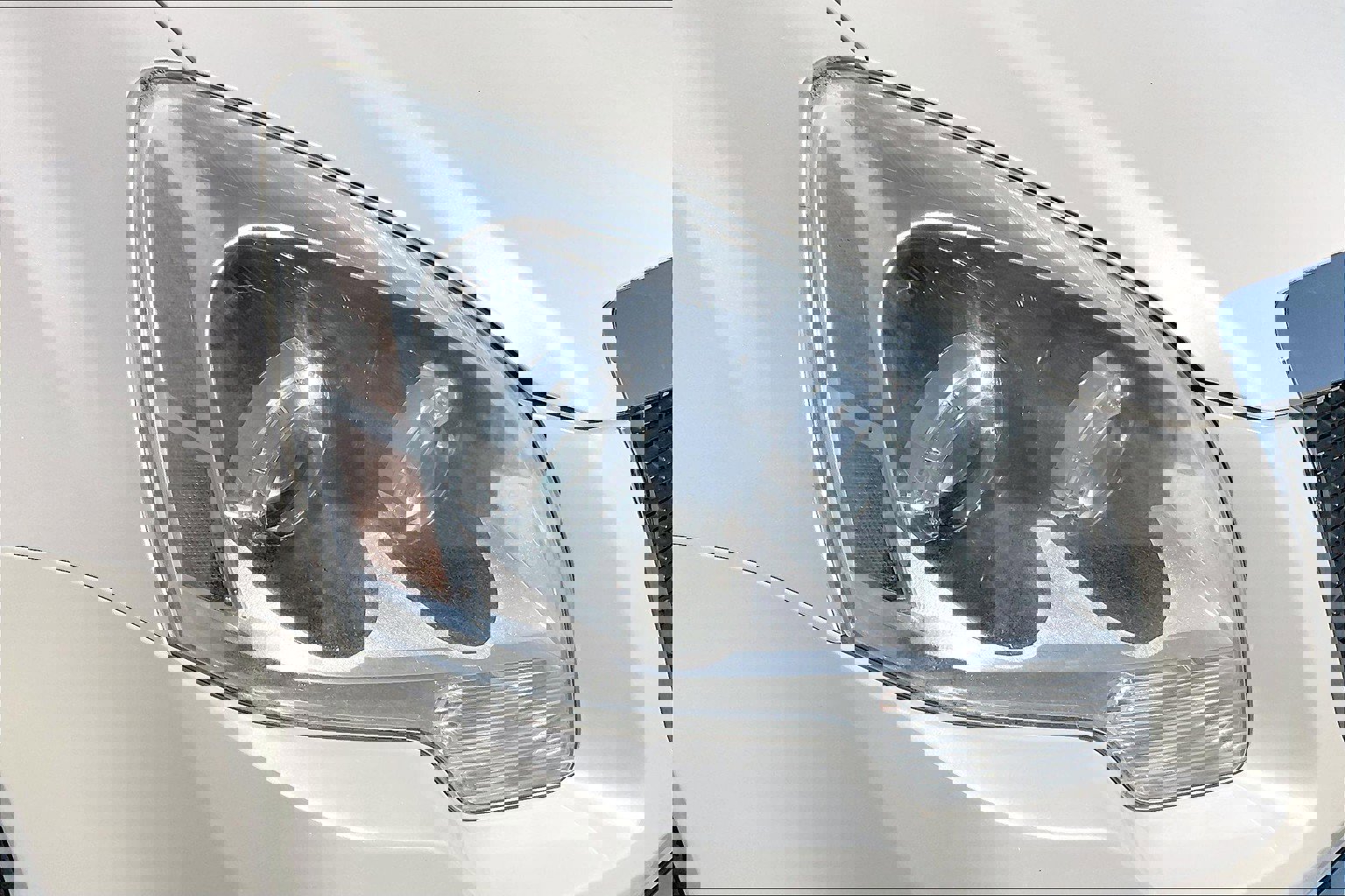 Used 2011 GMC Acadia SLT image 29