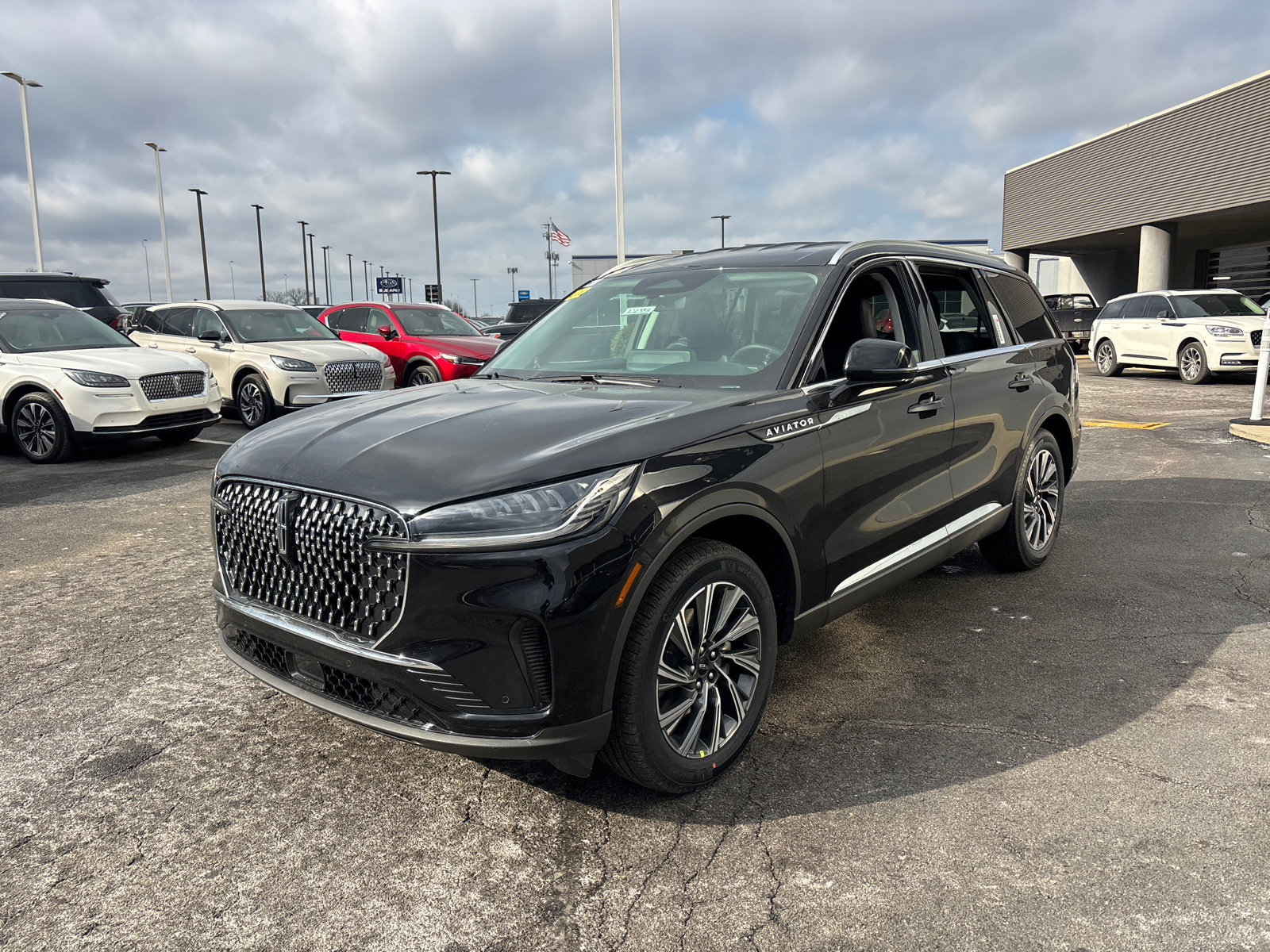 New 2026 Lincoln Aviator AWD image 3