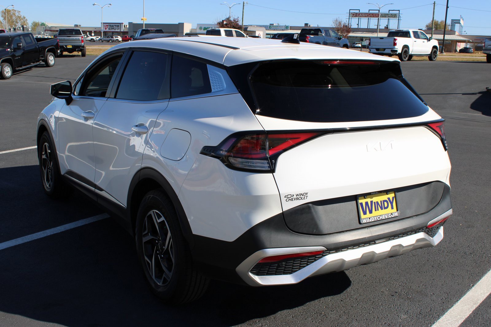 Used 2025 Kia Sportage LX image 6