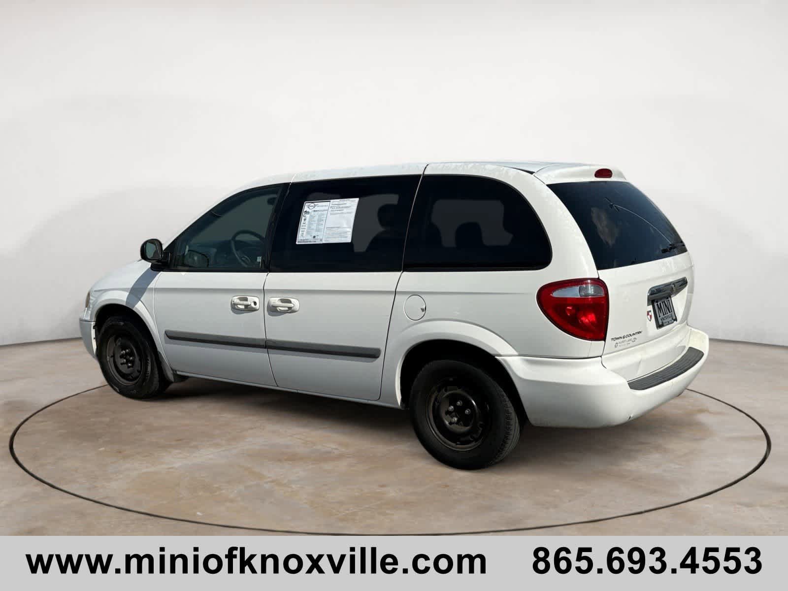 Used 2006 Chrysler Town & Country image 5