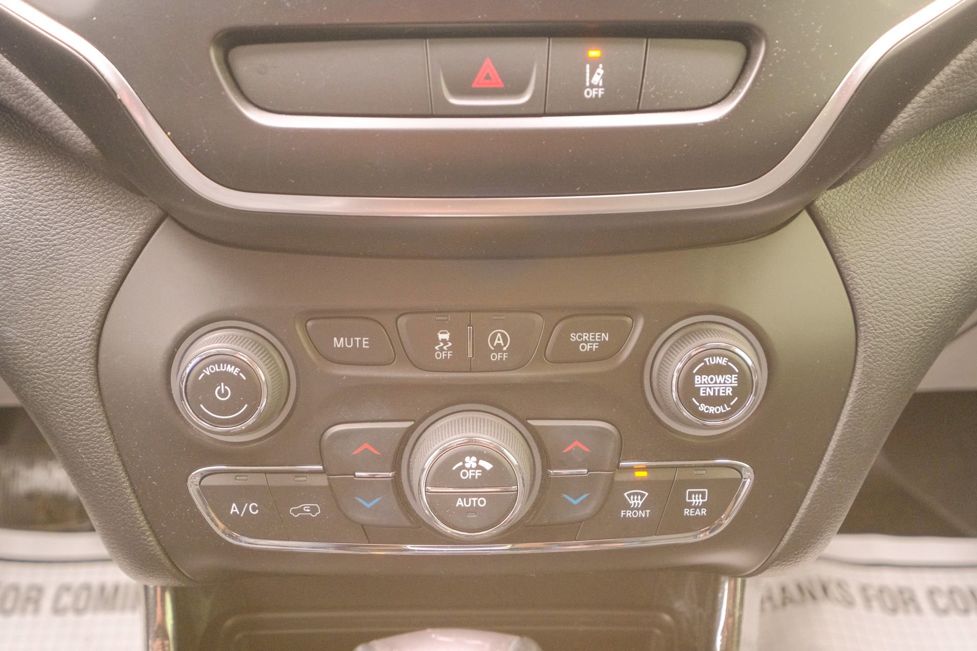 Used 2022 Jeep Cherokee Latitude Lux w/ Sun & Sound Group image 33