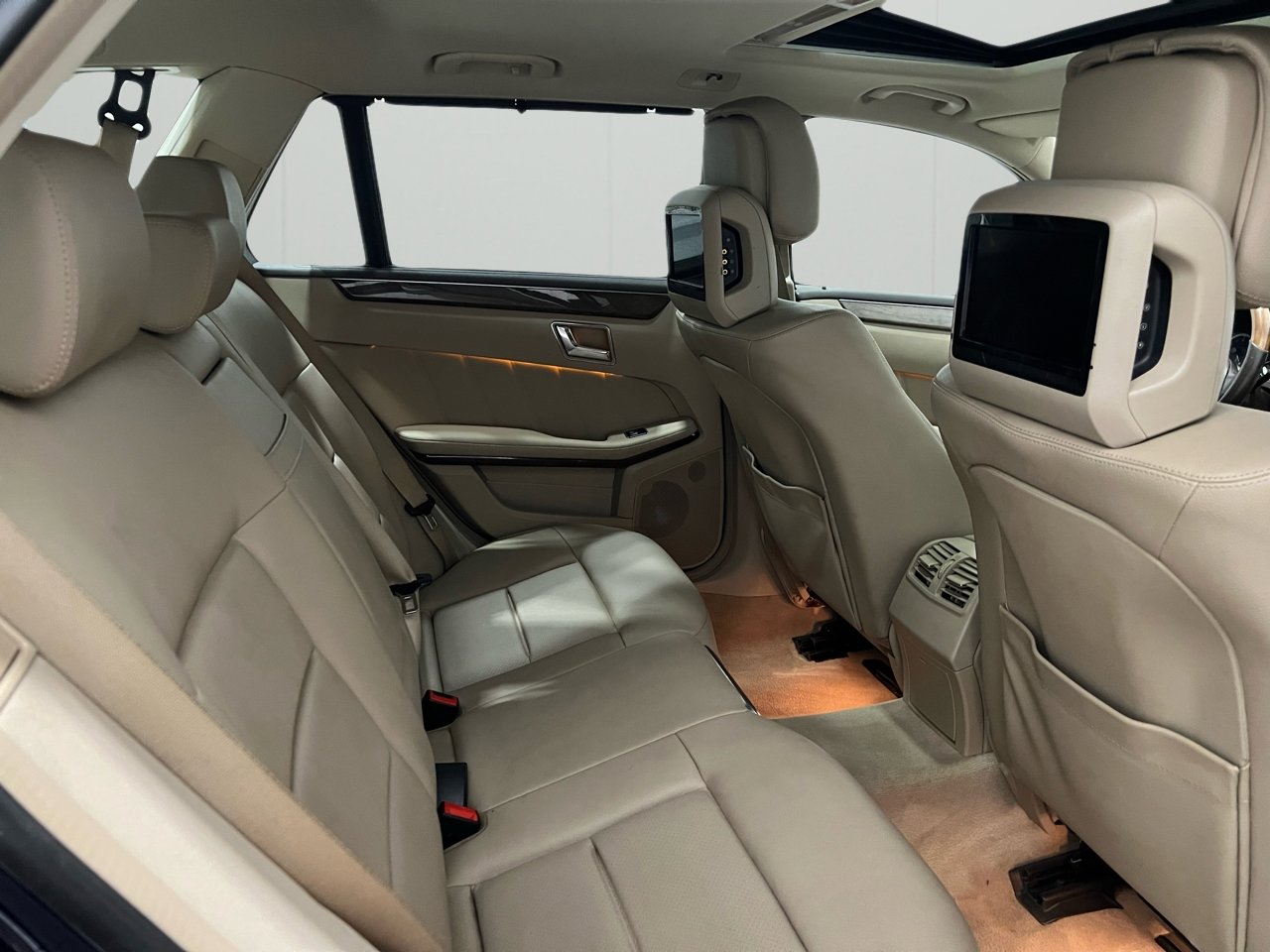 Used 2011 Mercedes-Benz E 350 4MATIC Wagon image 24