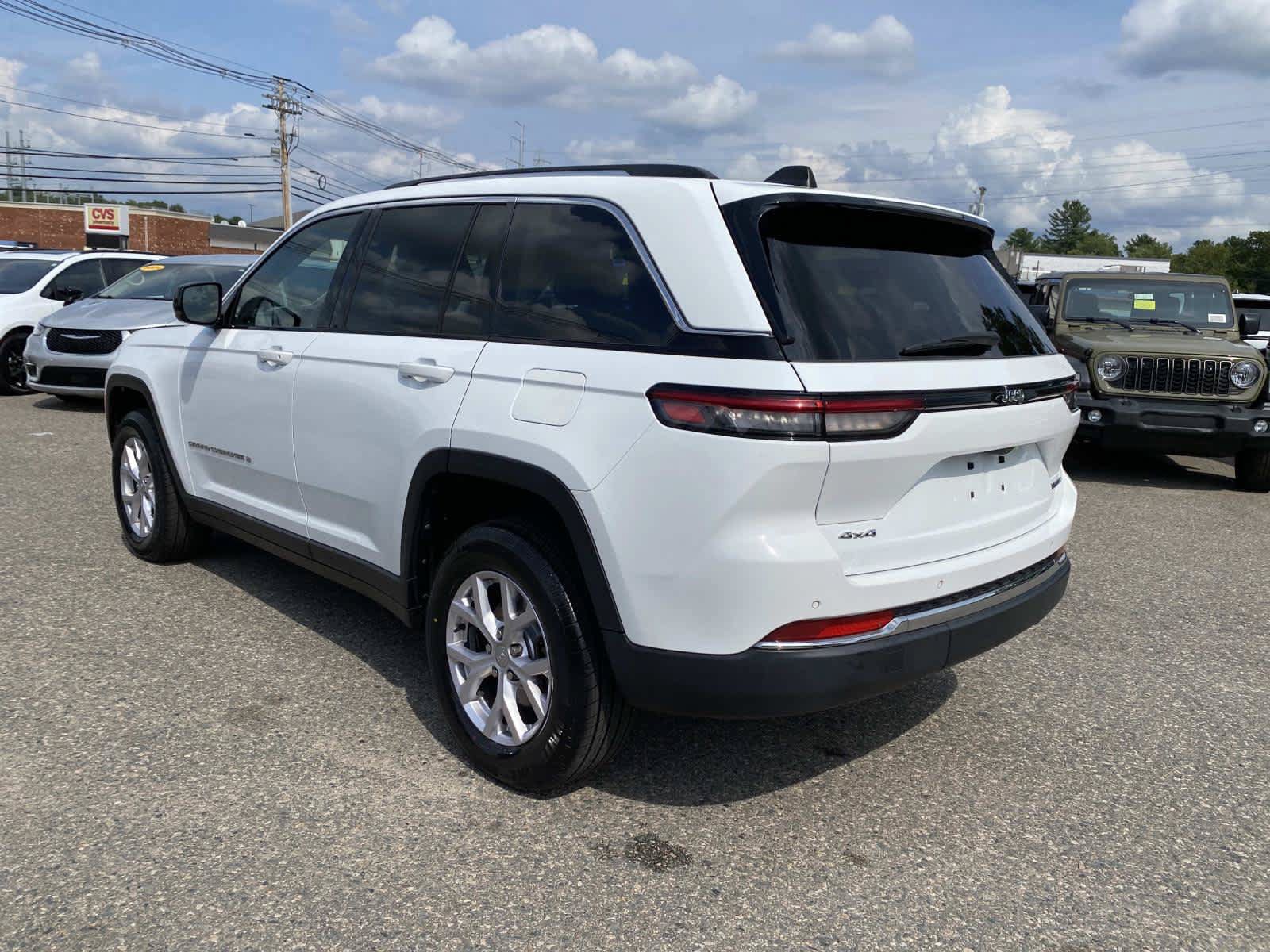 Used 2022 Jeep Grand Cherokee Limited AWD/4WD image 8