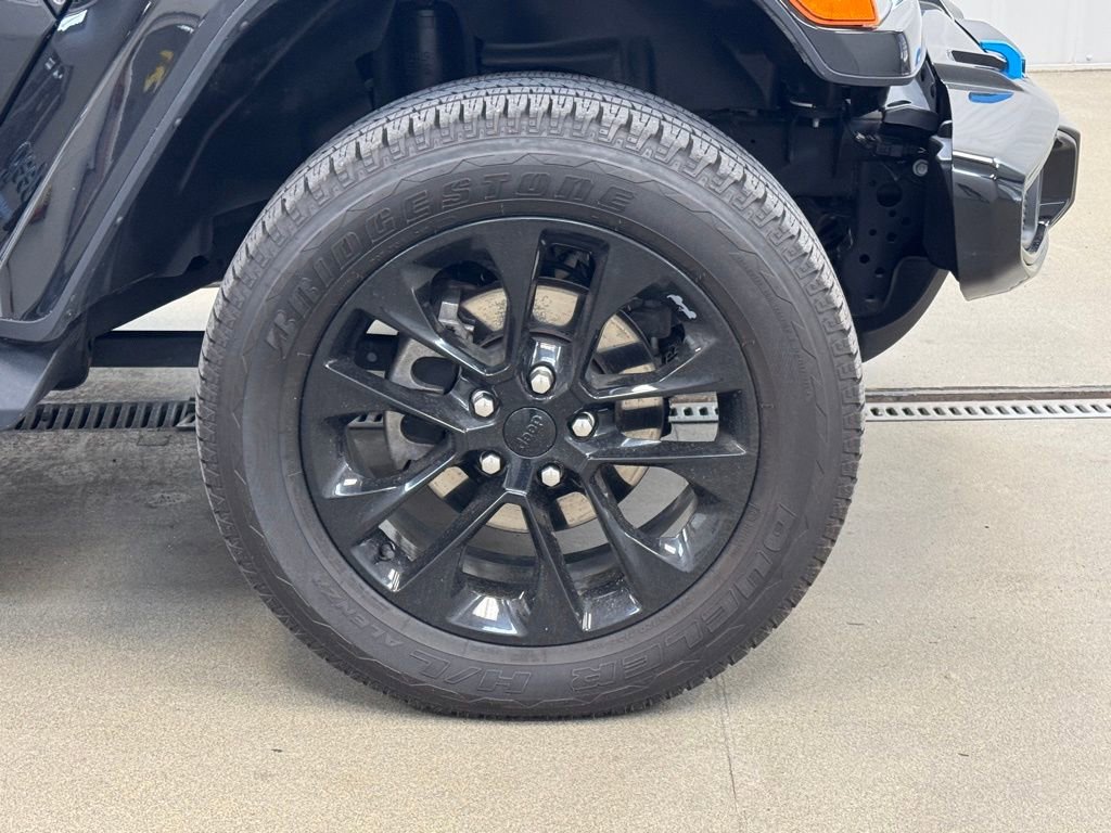 Used 2021 Jeep Wrangler Unlimited Sahara image 4