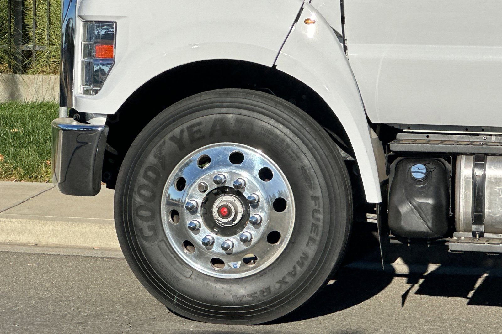 Used 2023 Ford F650 2WD Regular Cab Super Duty image 24